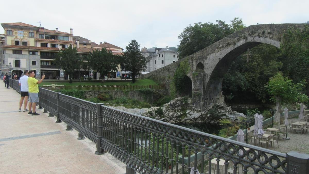 Apartamento Con Terraza Al Puente Romano Onís Dış mekan fotoğraf